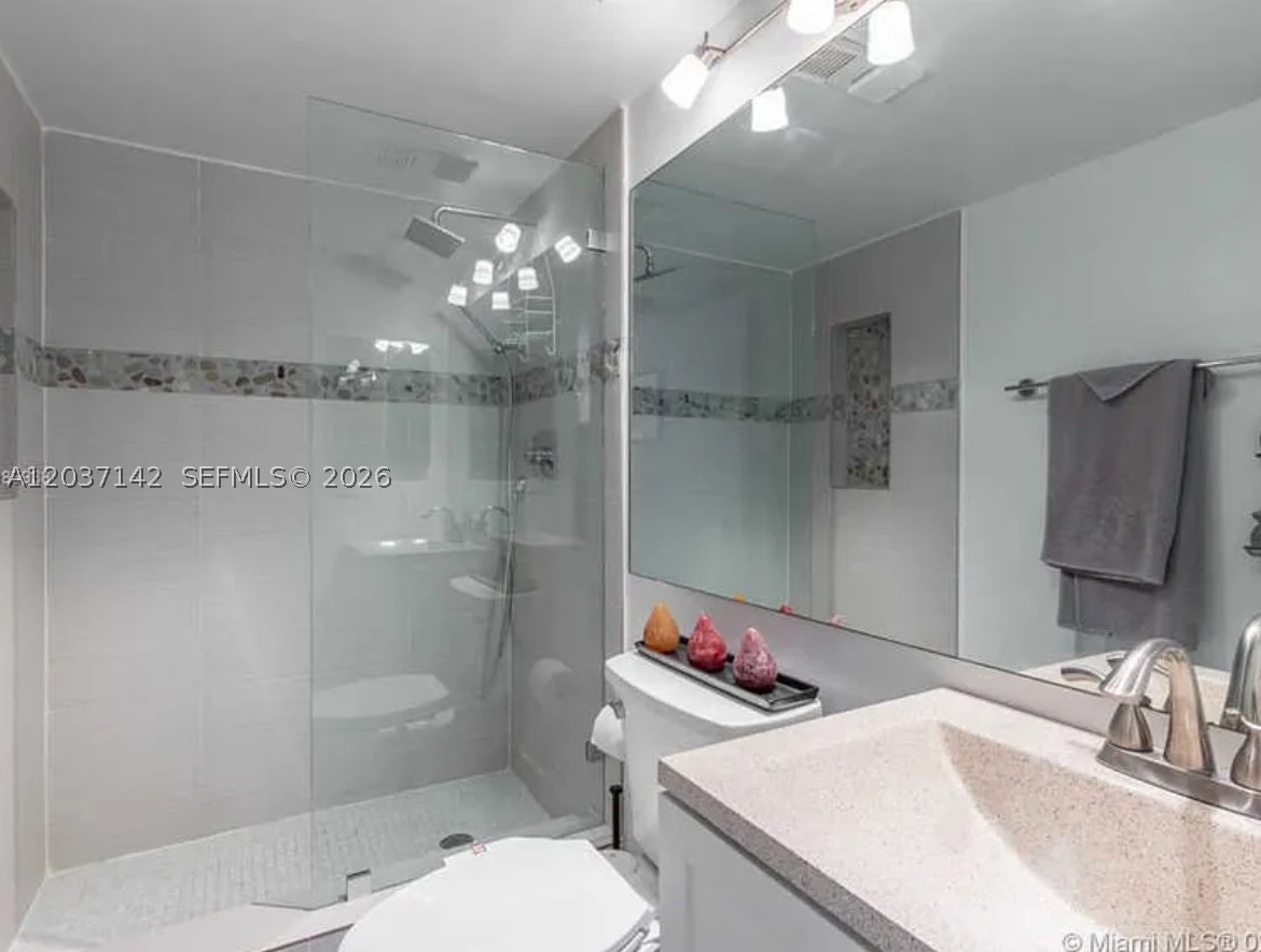CHARTER CLUB CONDO - Residential Lease