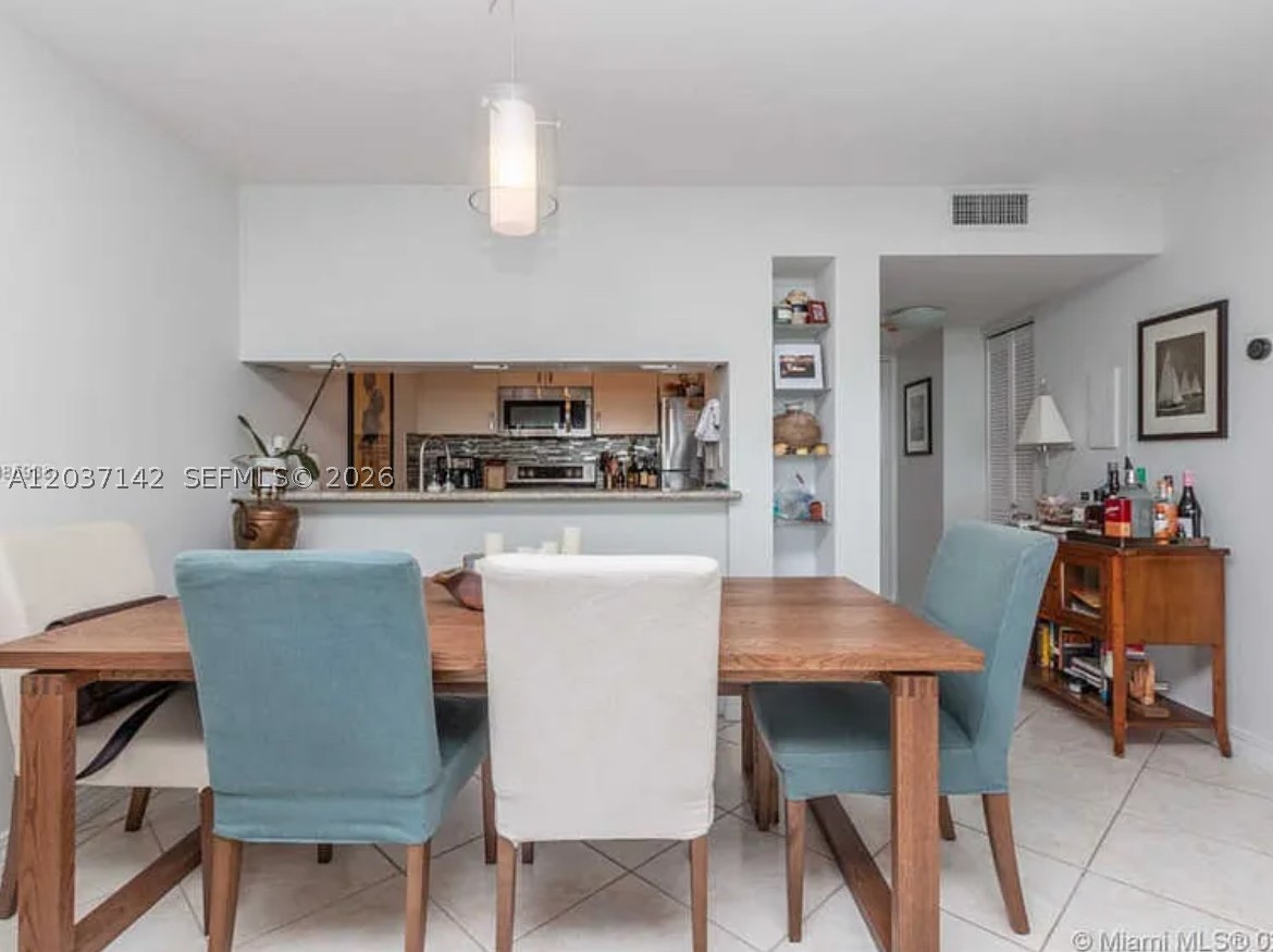 CHARTER CLUB CONDO - Residential Lease