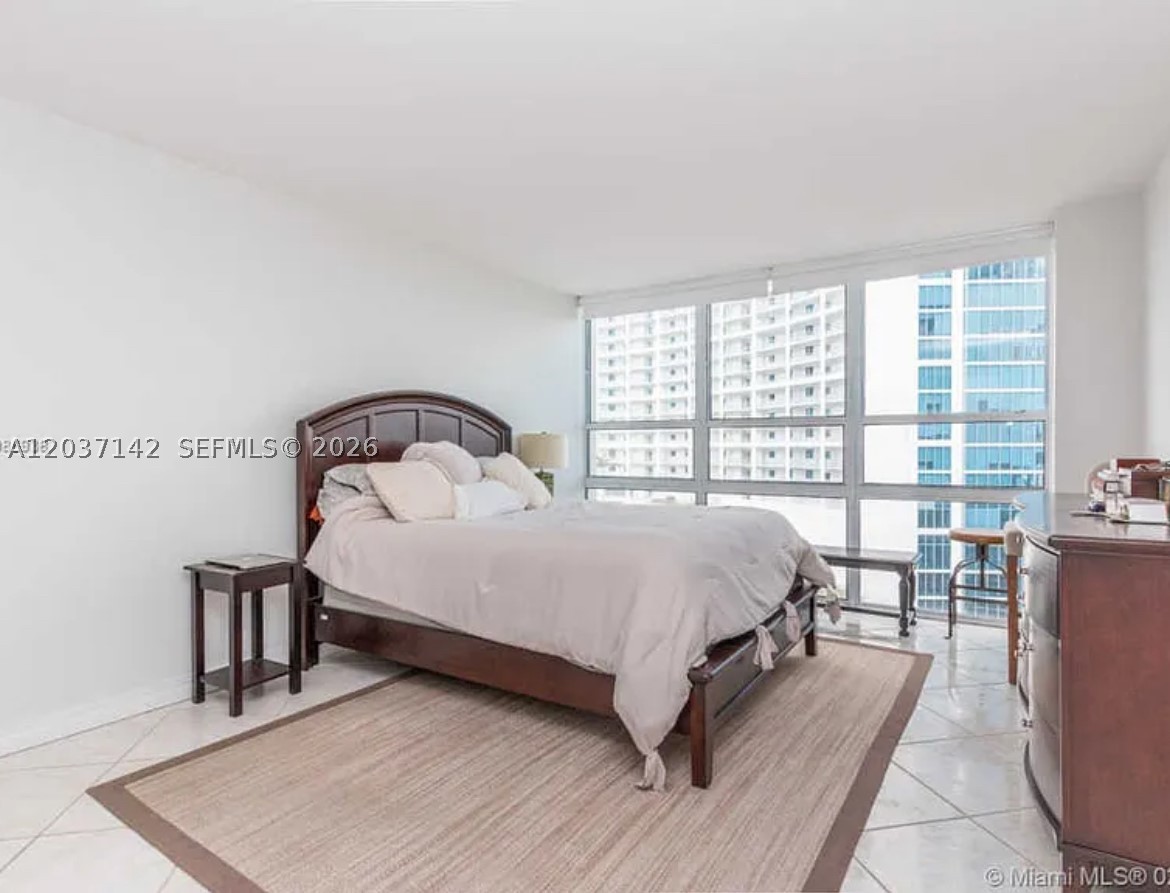 CHARTER CLUB CONDO - Residential Lease