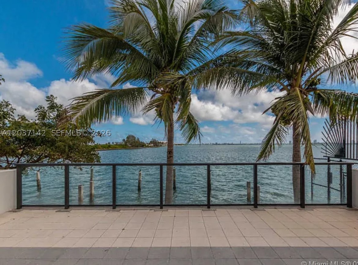 CHARTER CLUB CONDO - Residential Lease