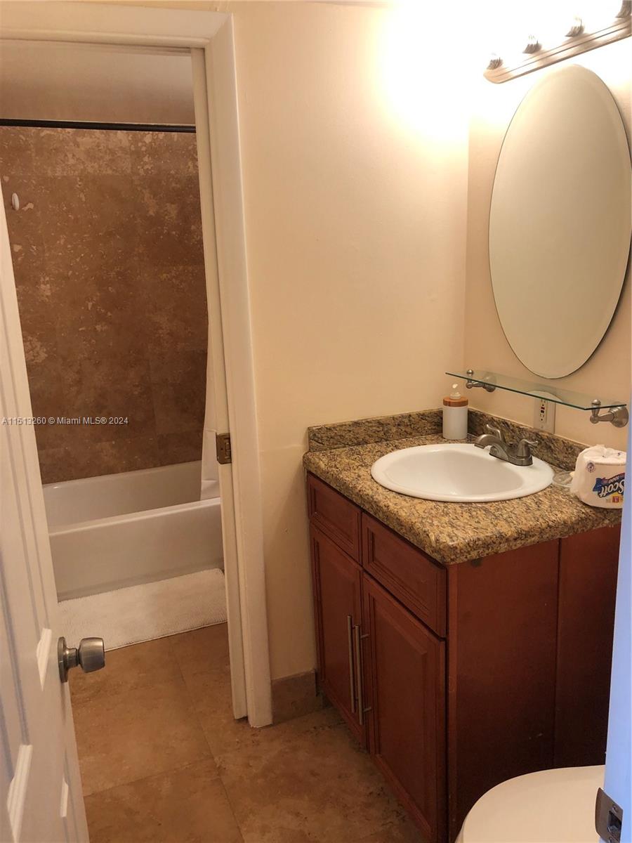 BISCAYNE POINT CONDO - Residential Lease