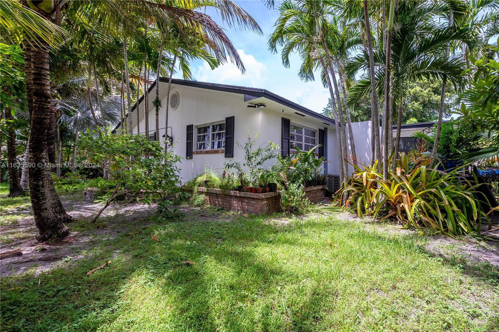 Investment Opportunity or End use: Largest 4-Bedroom, 2-Bath Home on Expansive Corner Lot

This exceptional single-family home stands out as the largest 4-bedroom, 2-bath property in the area, located on a nearly half-acre corner lot. Offering ample space and potential, this property is ideal for investors seeking to maximize value. The expansive lot provides a perfect canvas for future enhancements, including the addition of a pool or other customized features. With room to grow and personalize, this home presents a unique opportunity to create a dream property in a sought-after location.