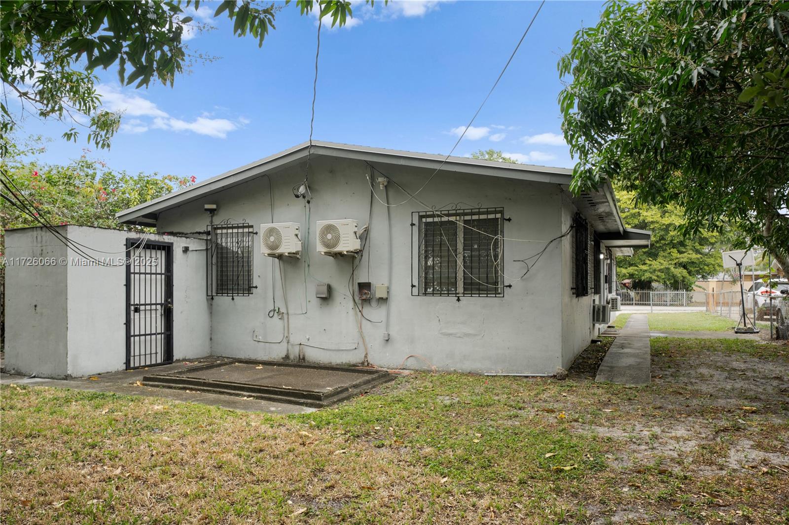 PLAT NO 1 OPA LOCKA - Residential Income