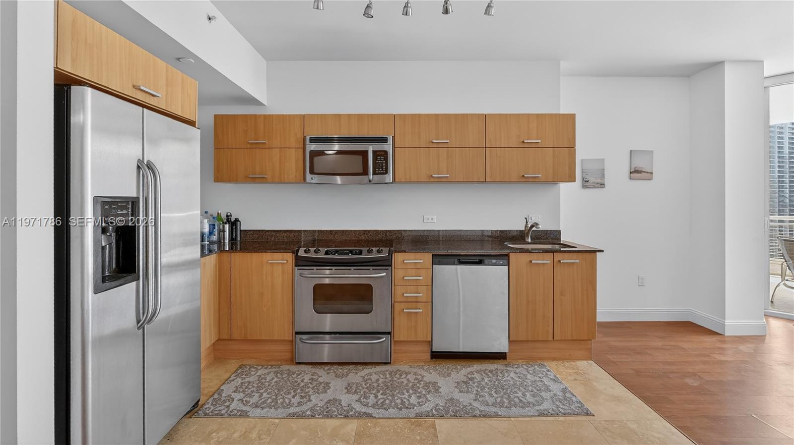 WIND CONDO - Residential