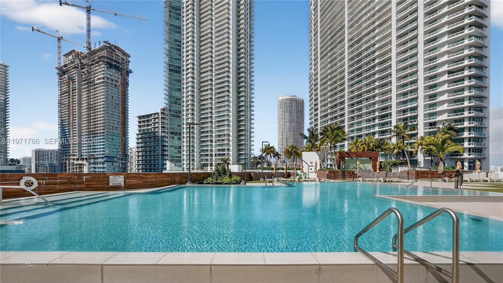 WIND CONDO - Residential
