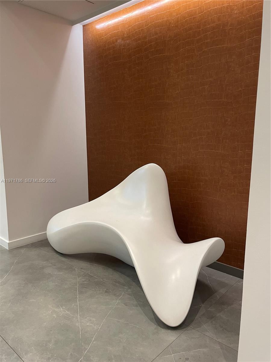 WIND CONDO - Residential