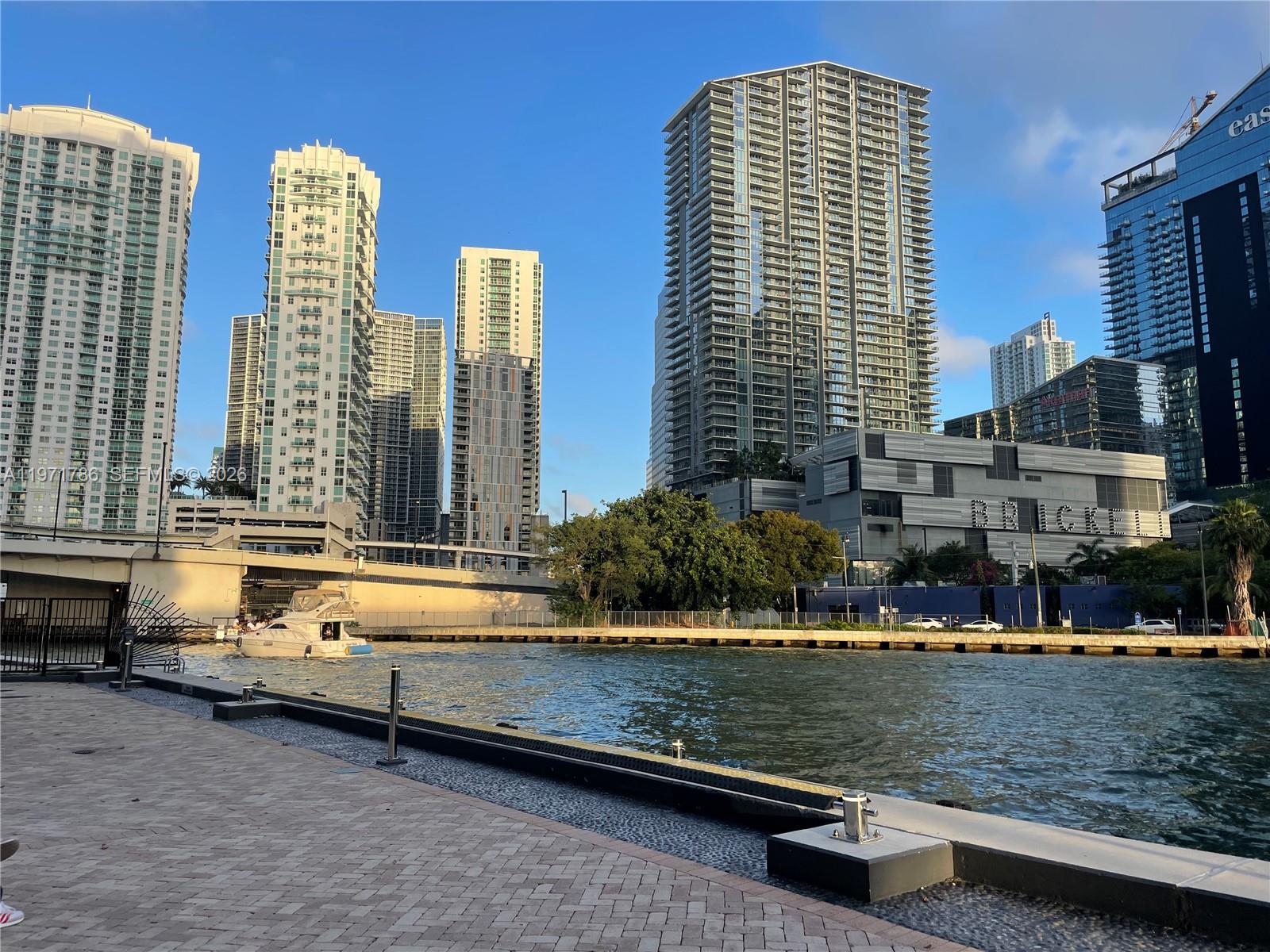 WIND CONDO - Residential