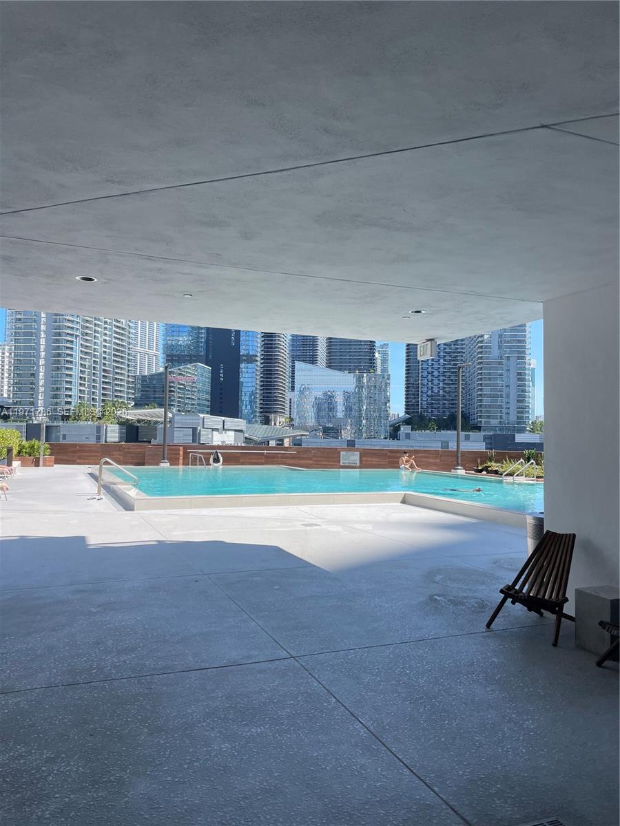 WIND CONDO - Residential