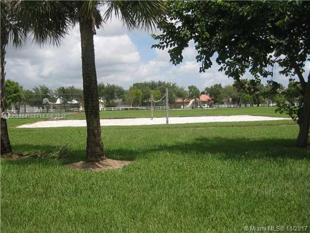 RAMBLEWOOD EAST CONDO - Residential