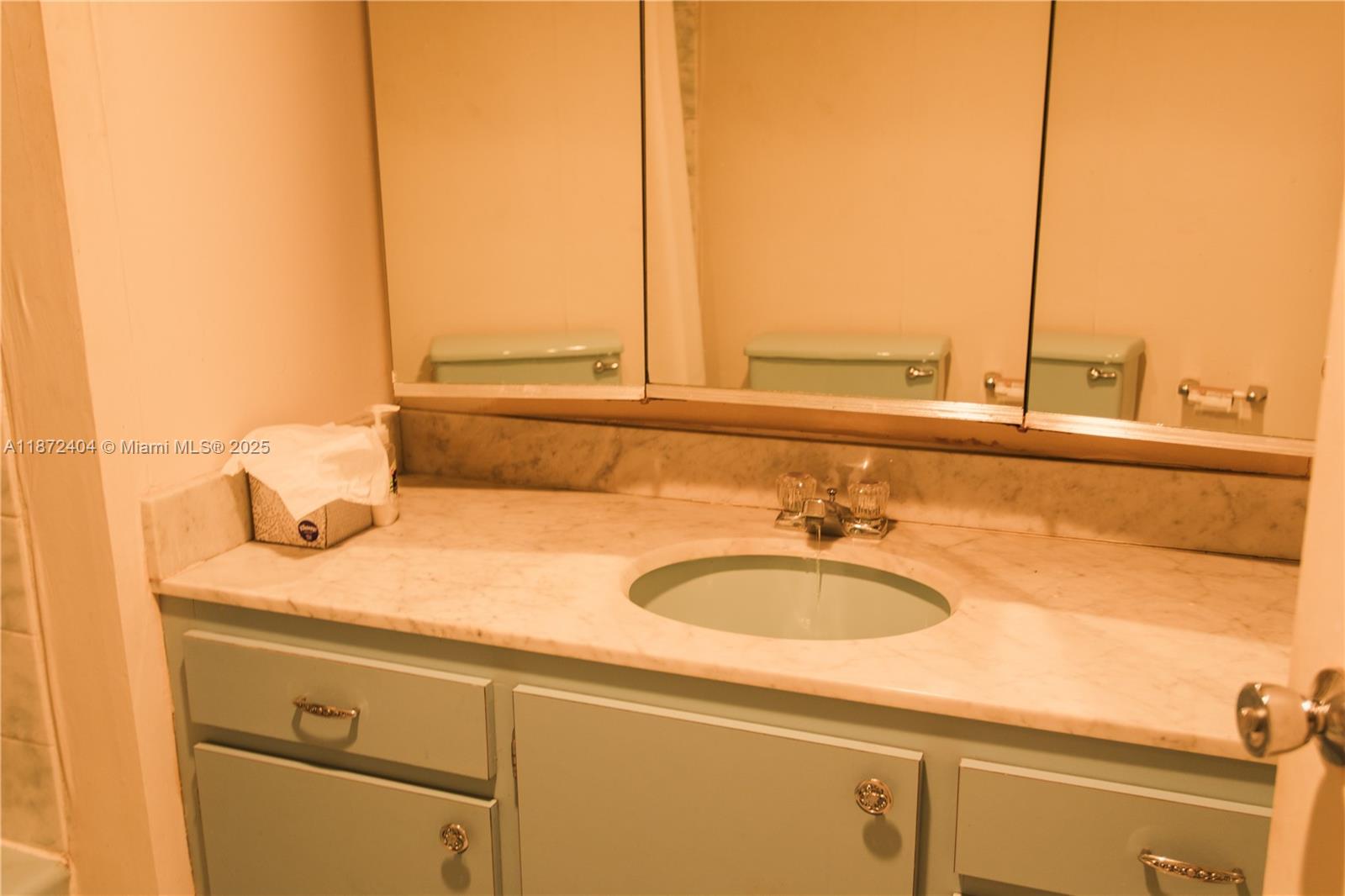 COMMODORE PLAZA CONDO - Residential