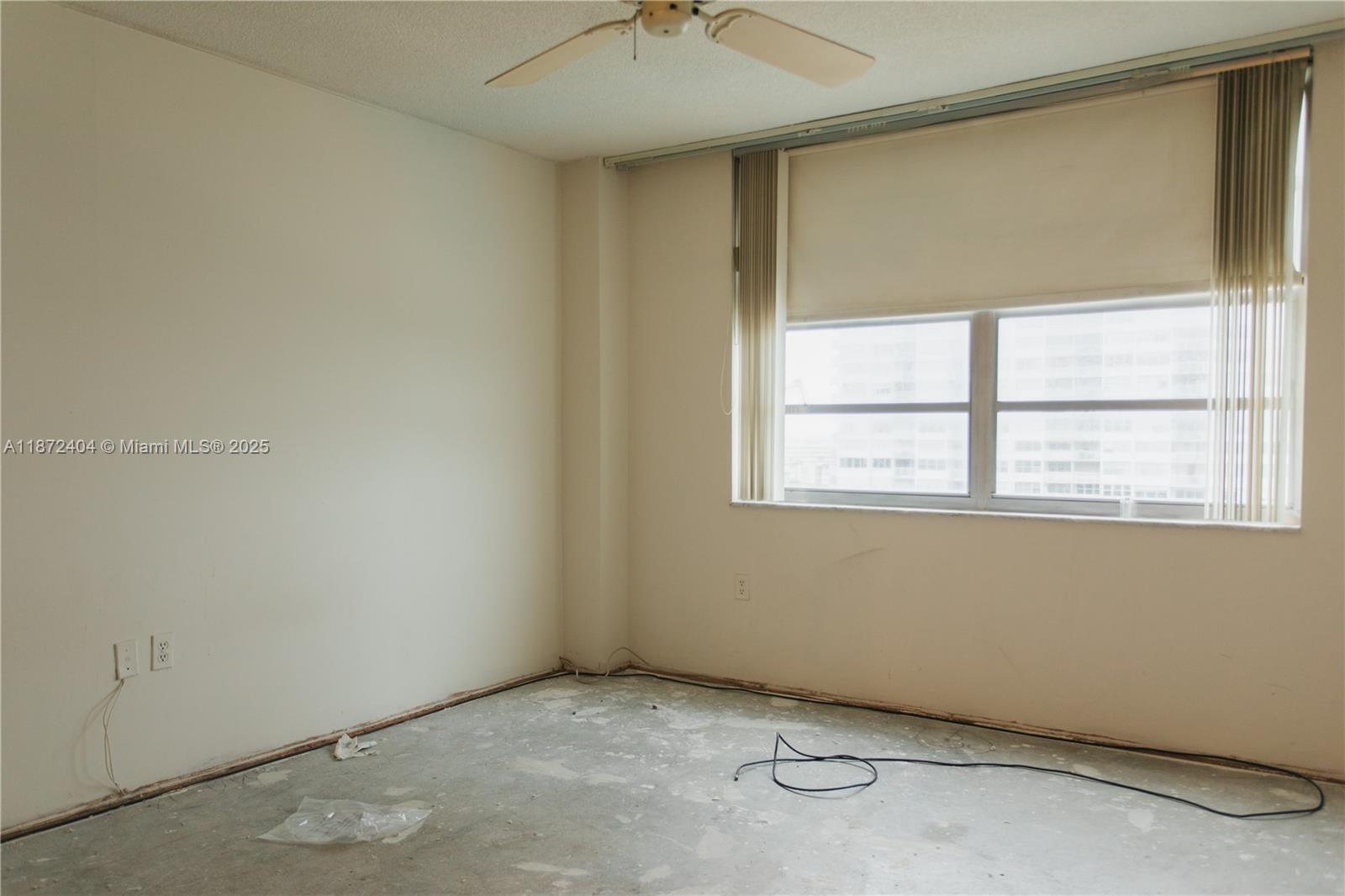 COMMODORE PLAZA CONDO - Residential