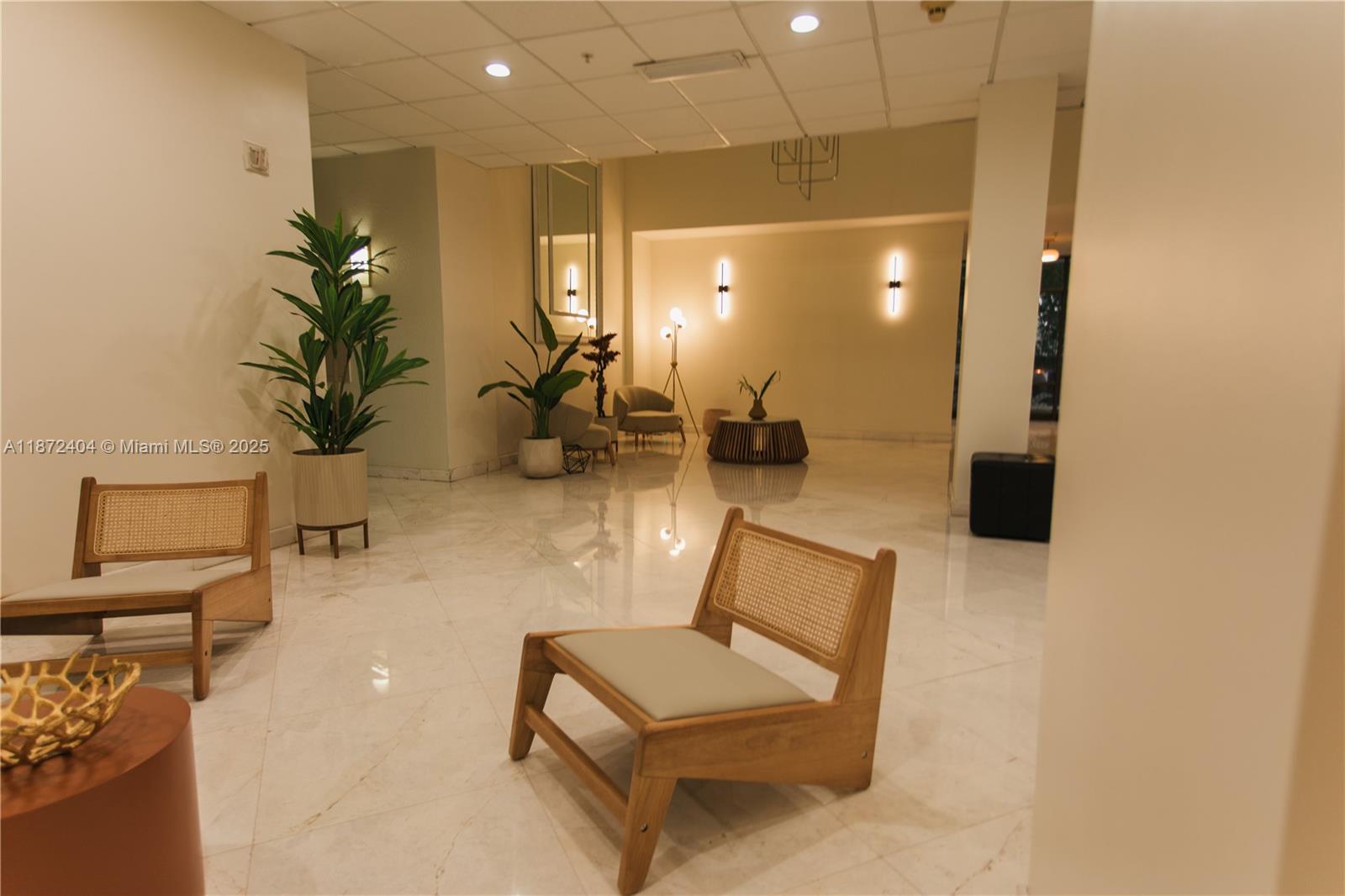 COMMODORE PLAZA CONDO - Residential