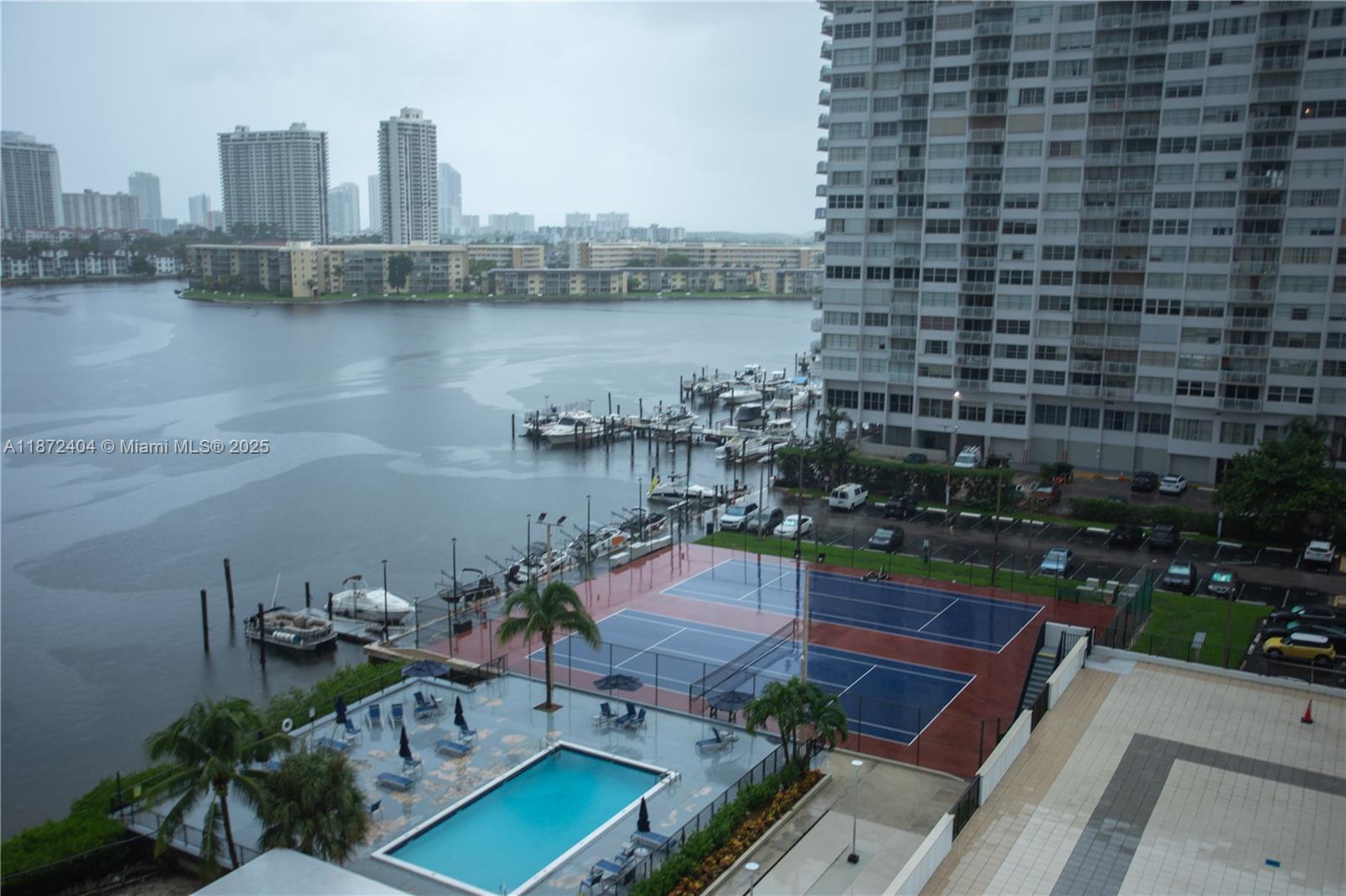 COMMODORE PLAZA CONDO - Residential