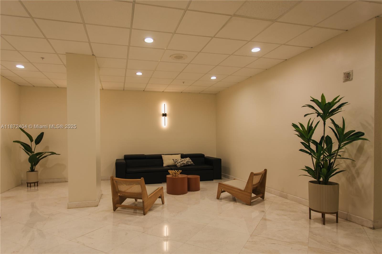 COMMODORE PLAZA CONDO - Residential
