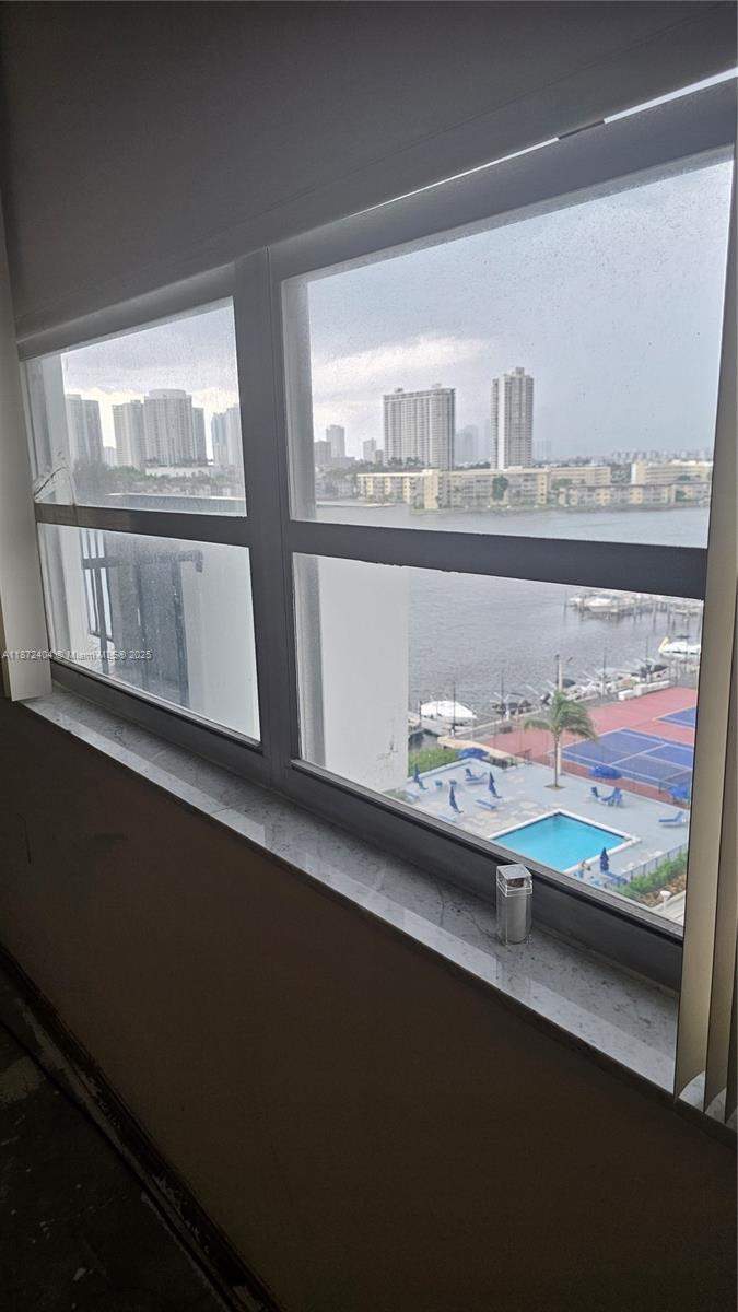 COMMODORE PLAZA CONDO - Residential