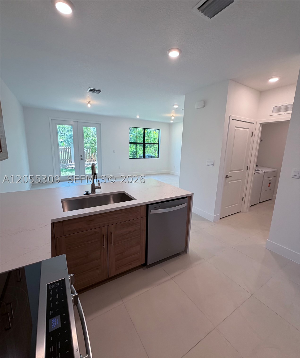 SPYKES GROVE - Residential Lease