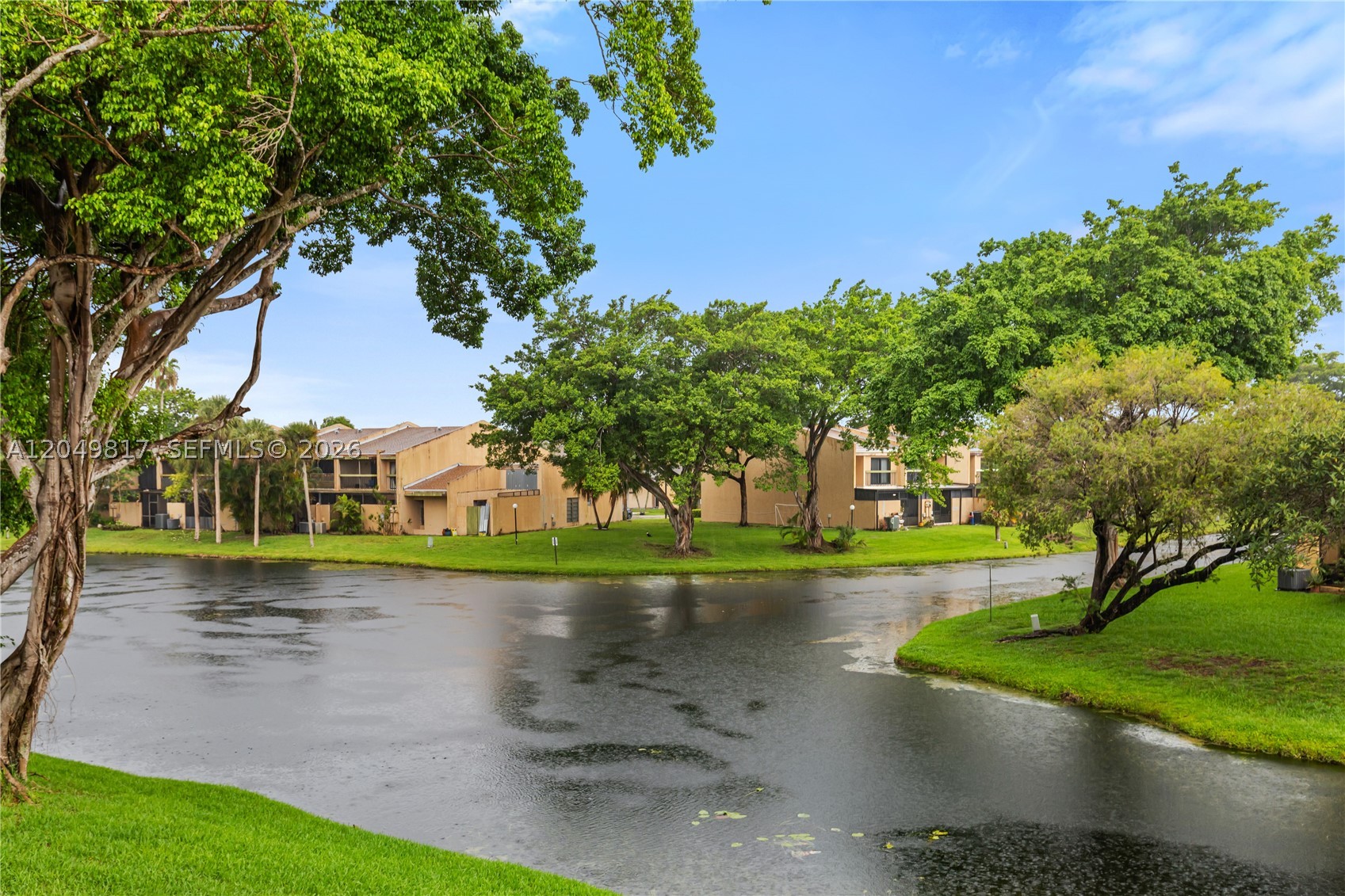 WESTVIEW CONDOMINIUM NO F - Residential