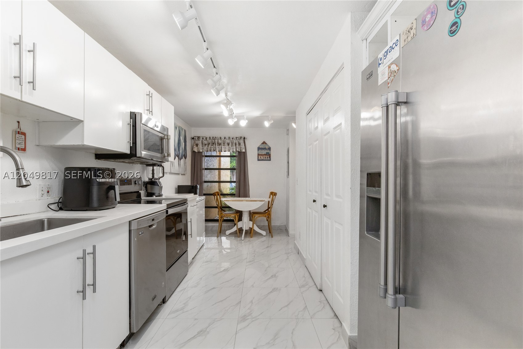 WESTVIEW CONDOMINIUM NO F - Residential