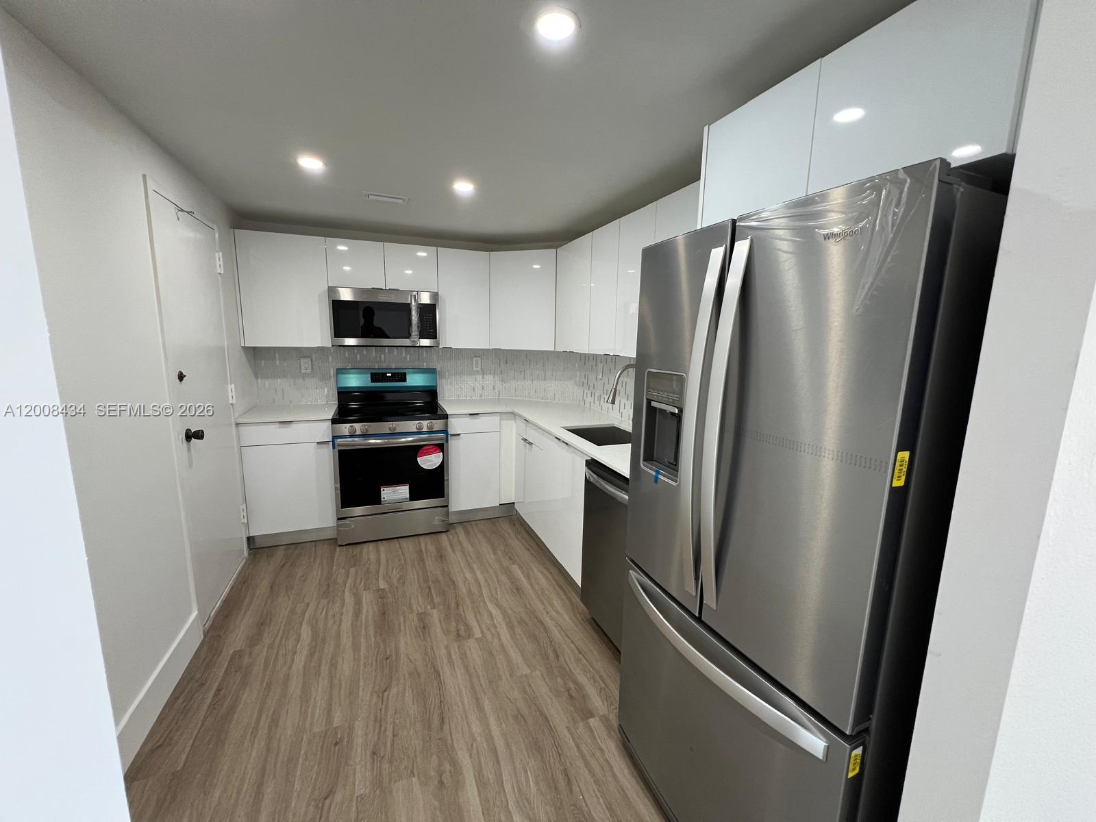 ARLEN HOUSE WEST CONDO - Residential