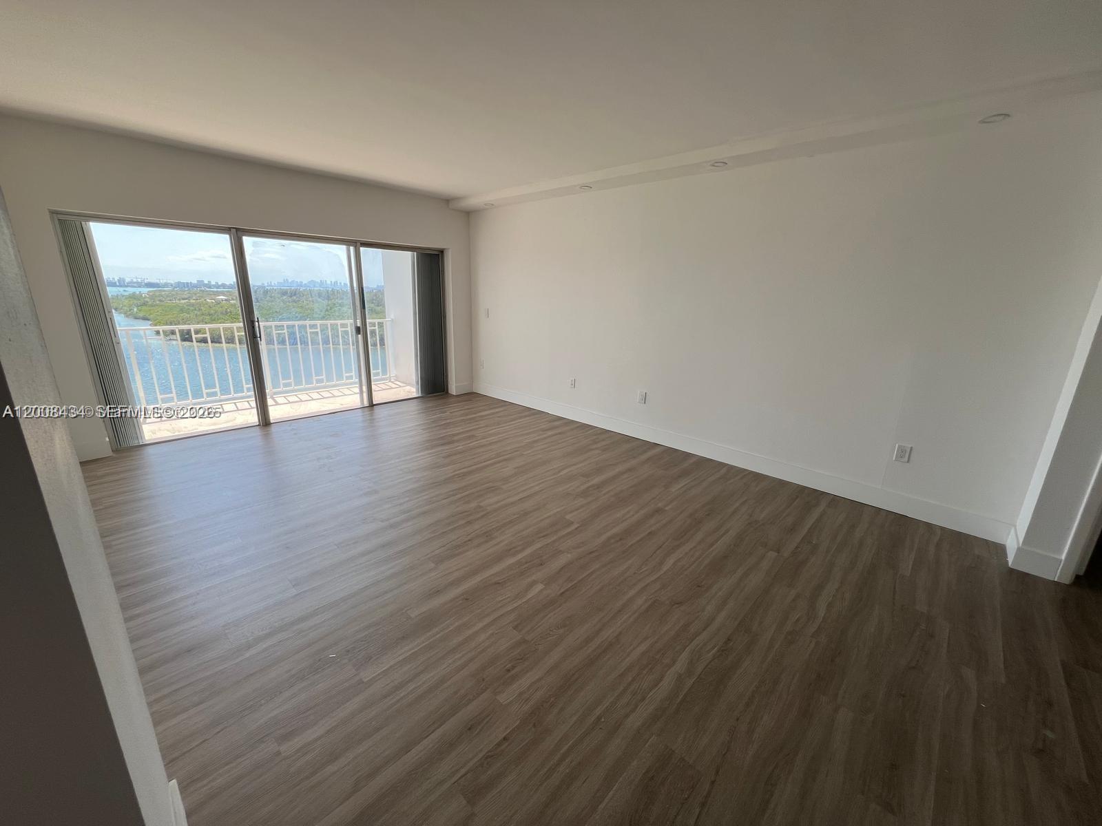 ARLEN HOUSE WEST CONDO - Residential