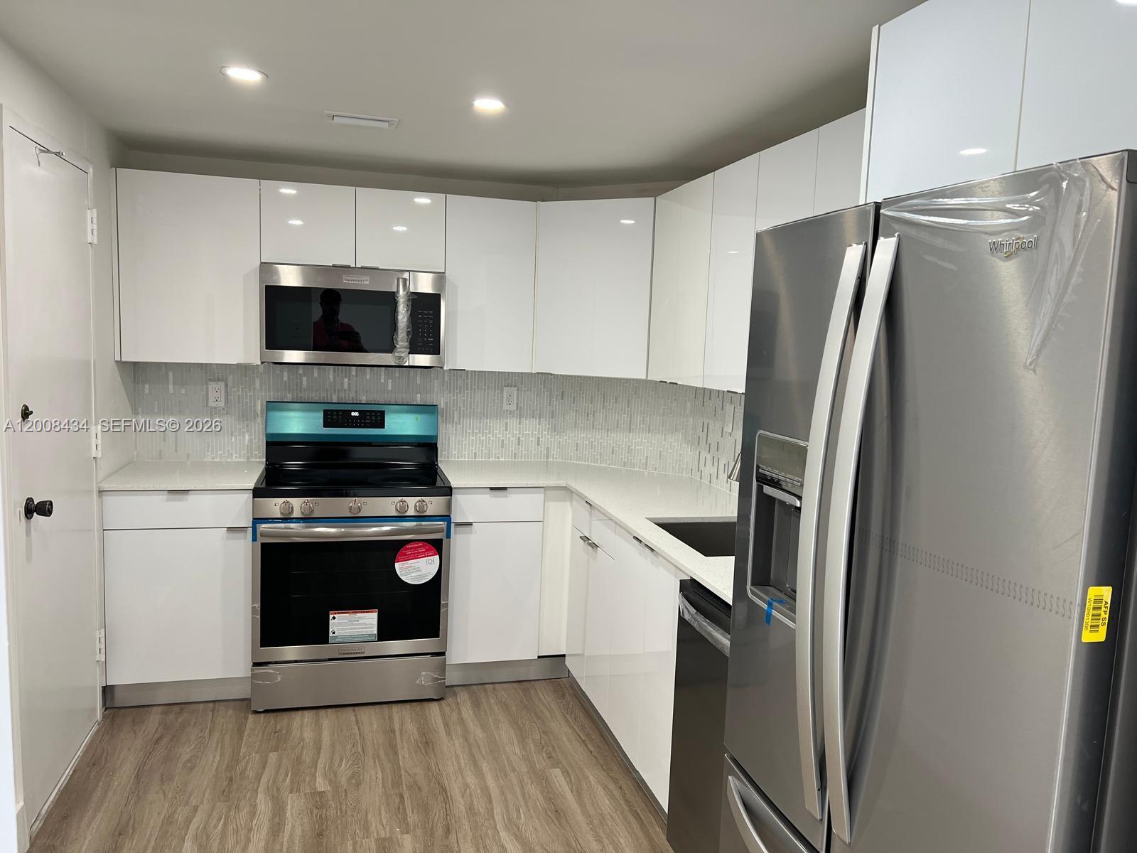 ARLEN HOUSE WEST CONDO - Residential