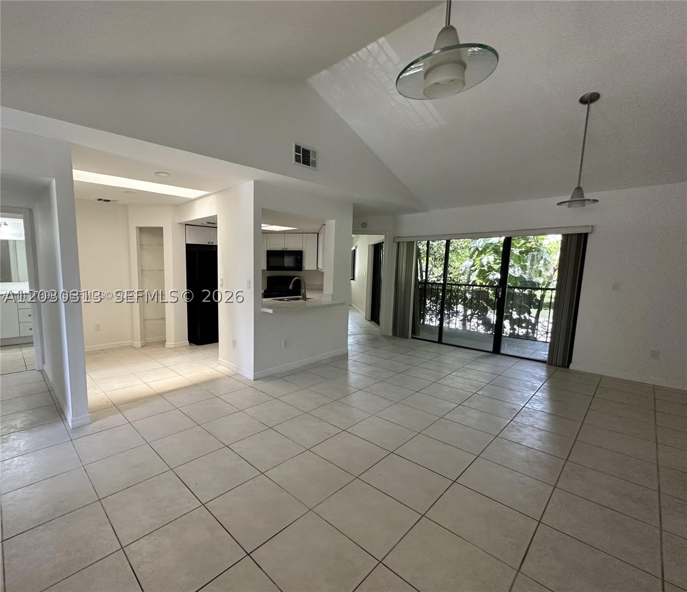 ESPRIT CONDO - Residential Lease