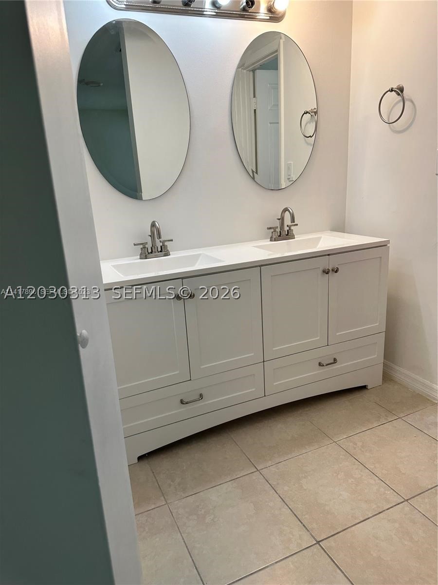 ESPRIT CONDO - Residential Lease