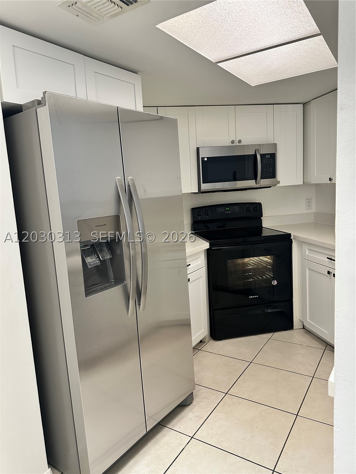 ESPRIT CONDO - Residential Lease