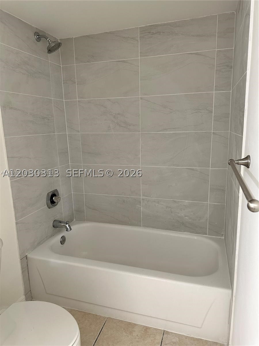 ESPRIT CONDO - Residential Lease