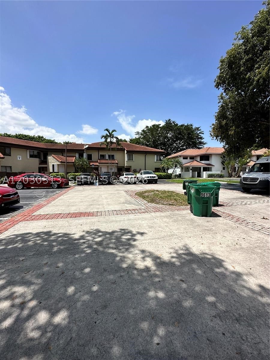 ESPRIT CONDO - Residential Lease