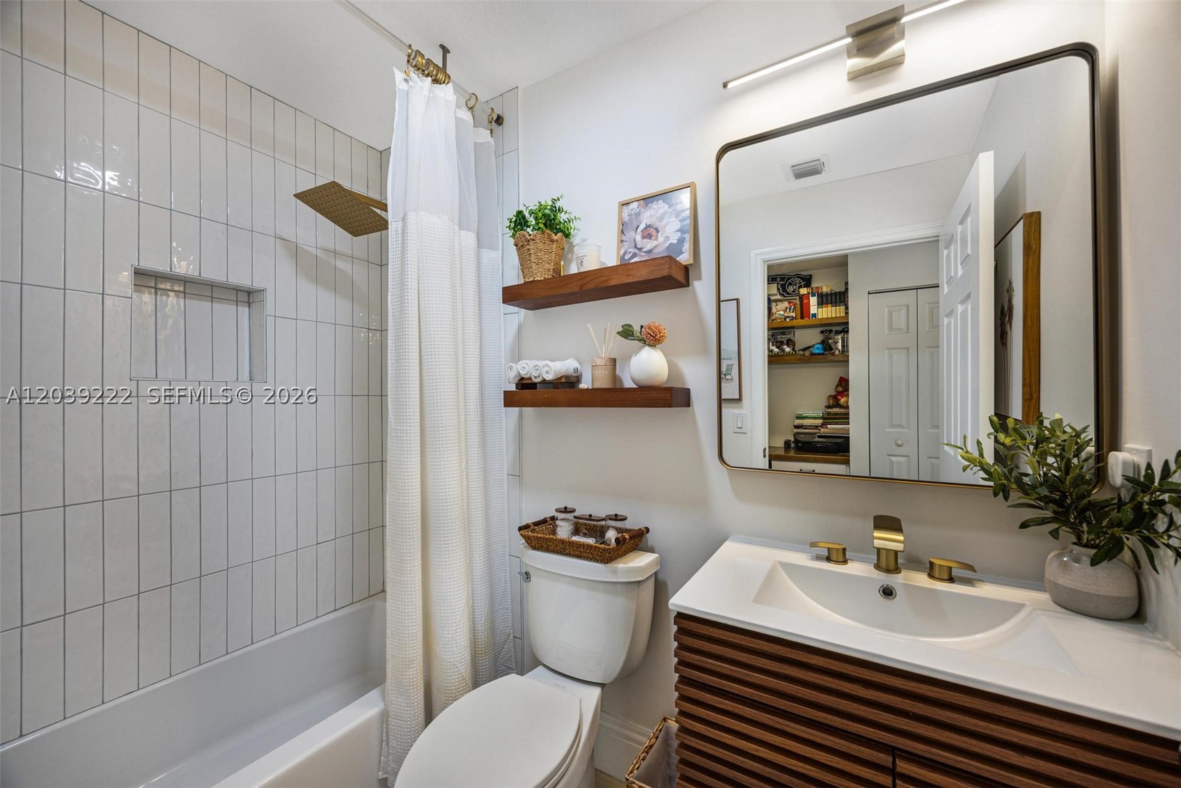 PELICAN BAY AT OLD CUTLER - Residential