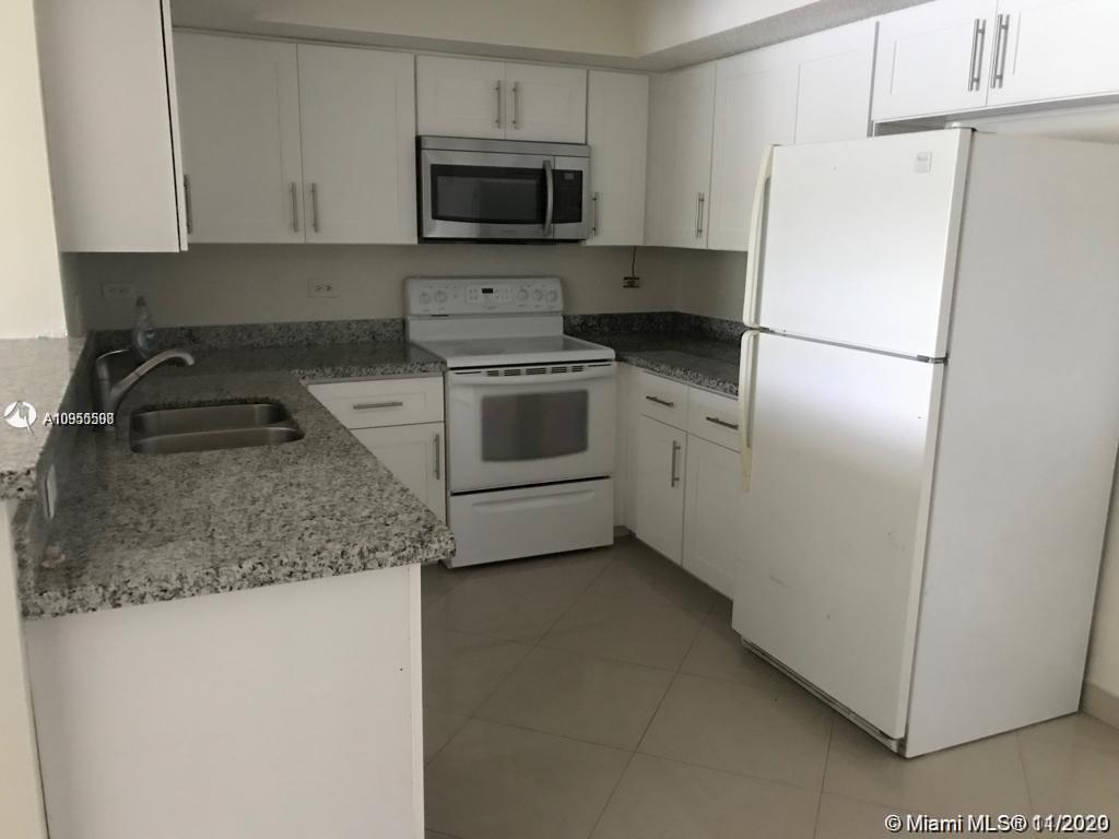 2 BED/ 1 BATH LOCATED ON THE FIRST FLOOR, WITH LAKE VIEW, IN THE HEART OF HOLLYWOOD, STEPS AWAY FROM PLACES OF WORSHIP, FINE DINING, STIRLING ELEMENTARY AND HOLLYWOOD HILLS HIGH SCHOOLS, EASY TO SHOW