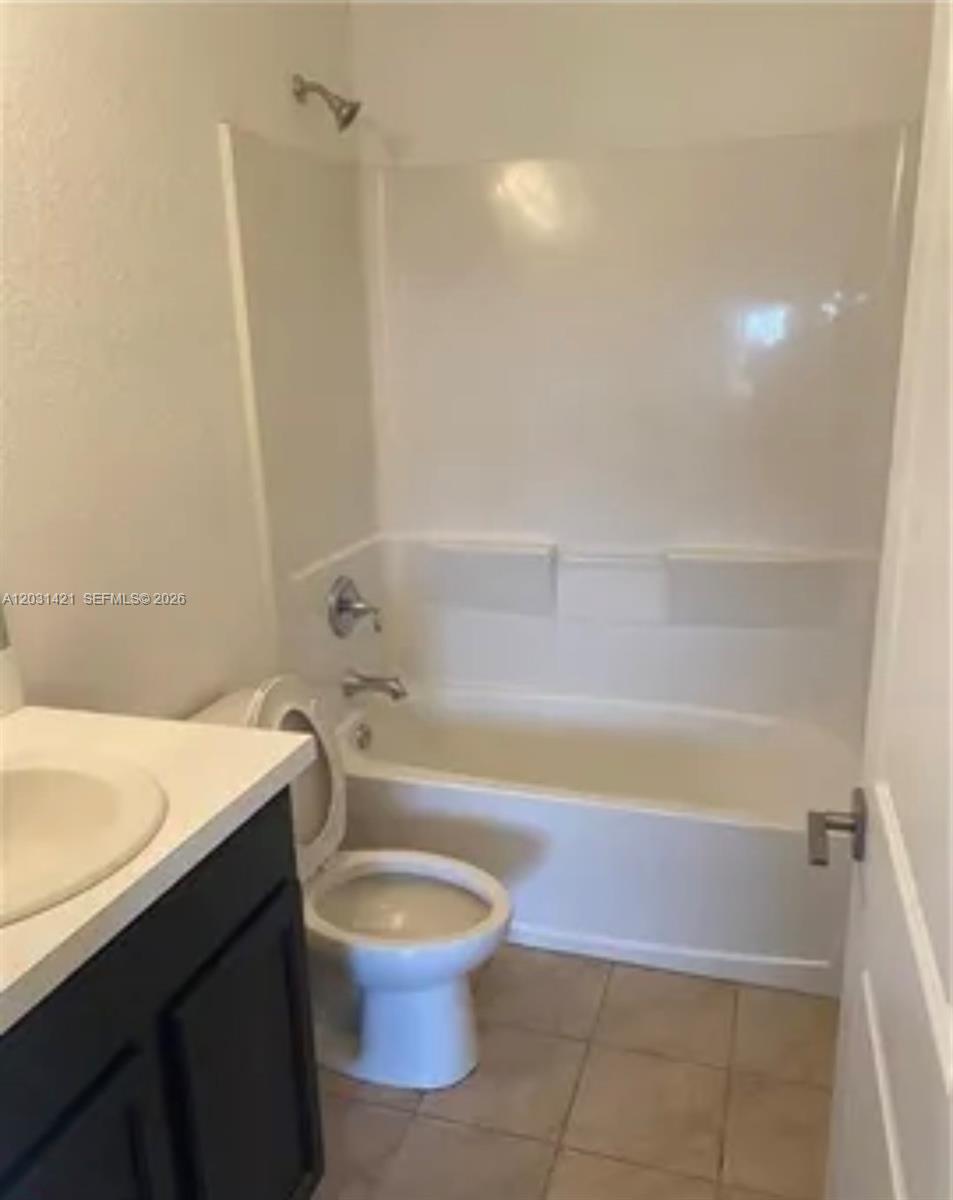 EDC ASSOCIATES PLAT - Residential Lease