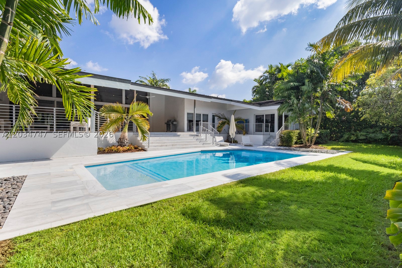 PINE BAY ESTATES SEC 1 - Residential