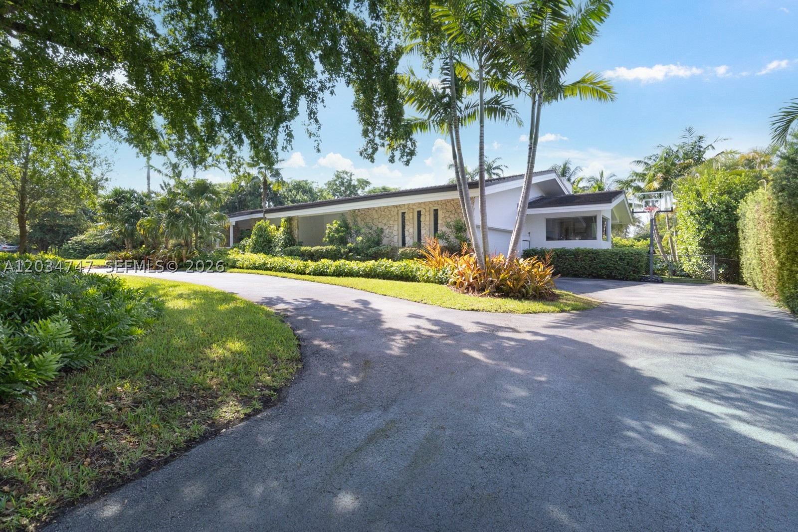 PINE BAY ESTATES SEC 1 - Residential