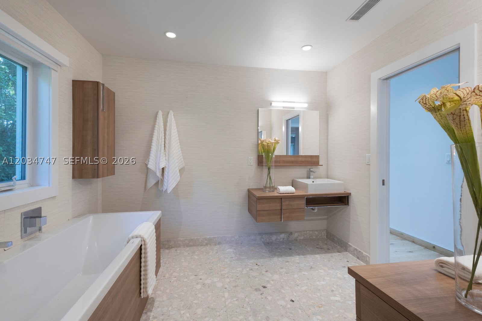 PINE BAY ESTATES SEC 1 - Residential