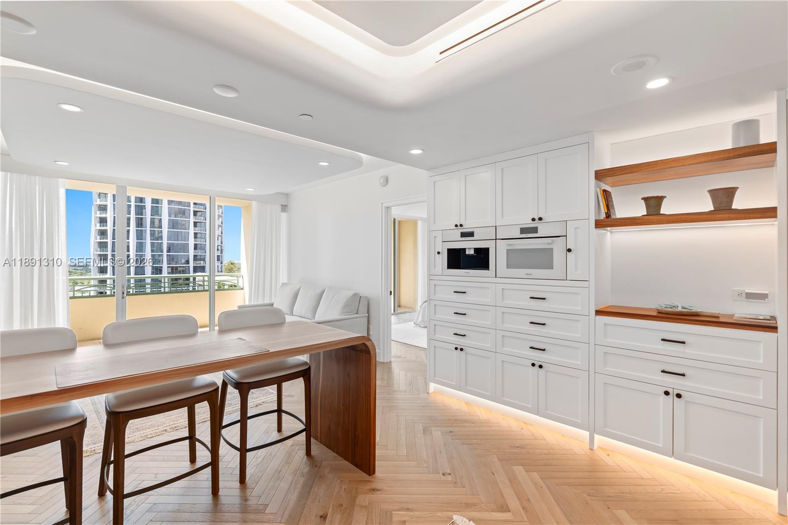 THE EXECUTIVE RESIDENCES - Residential
