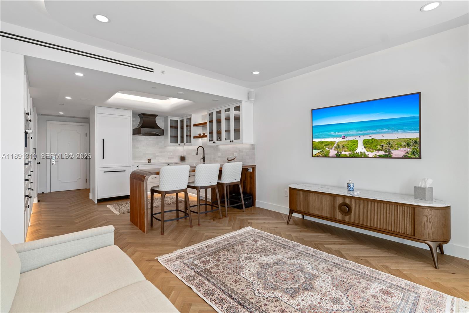 THE EXECUTIVE RESIDENCES - Residential