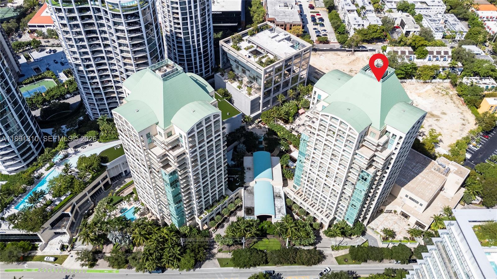 THE EXECUTIVE RESIDENCES - Residential