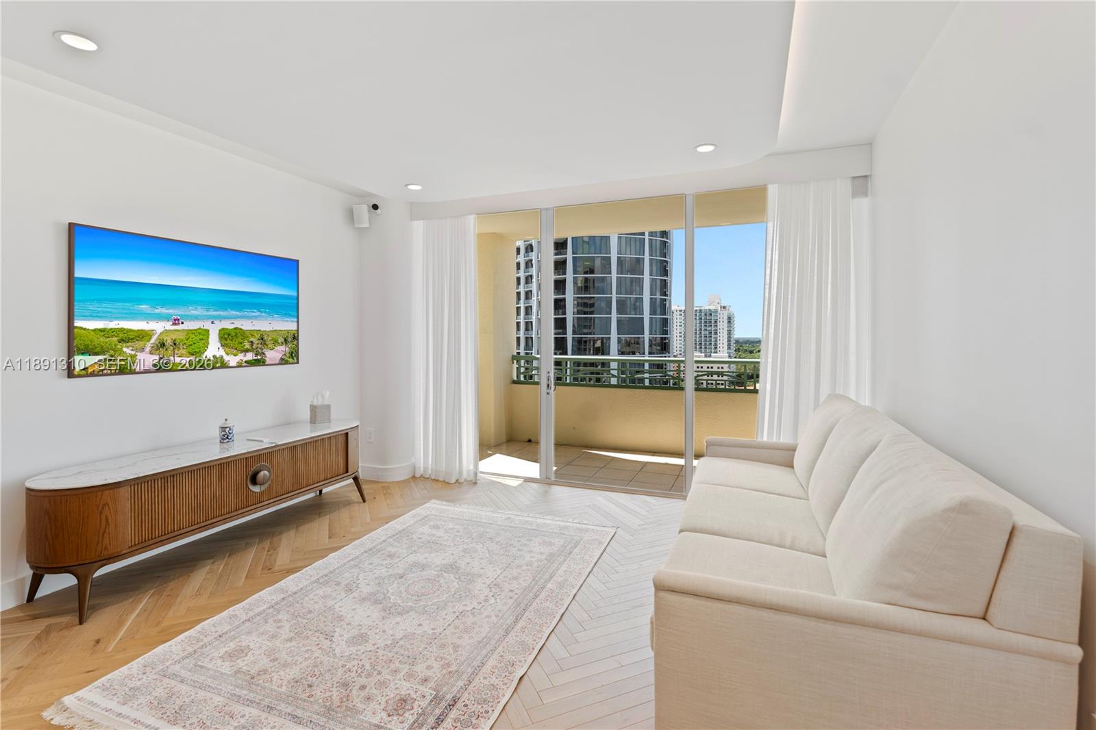 THE EXECUTIVE RESIDENCES - Residential