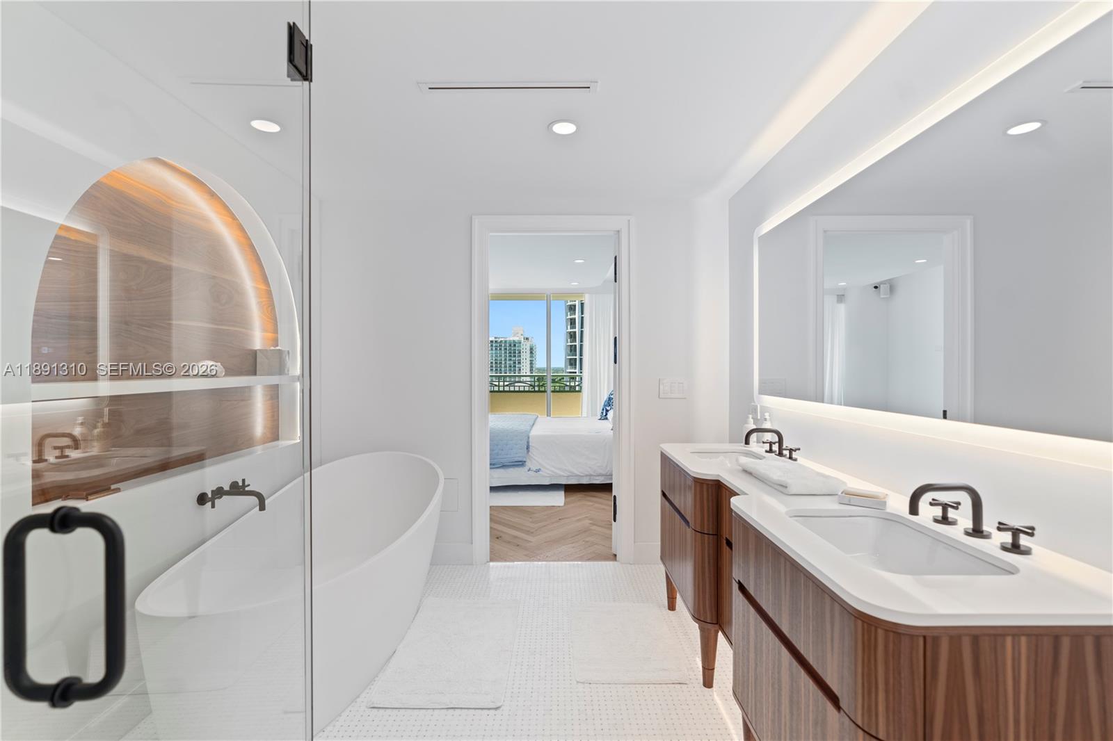 THE EXECUTIVE RESIDENCES - Residential