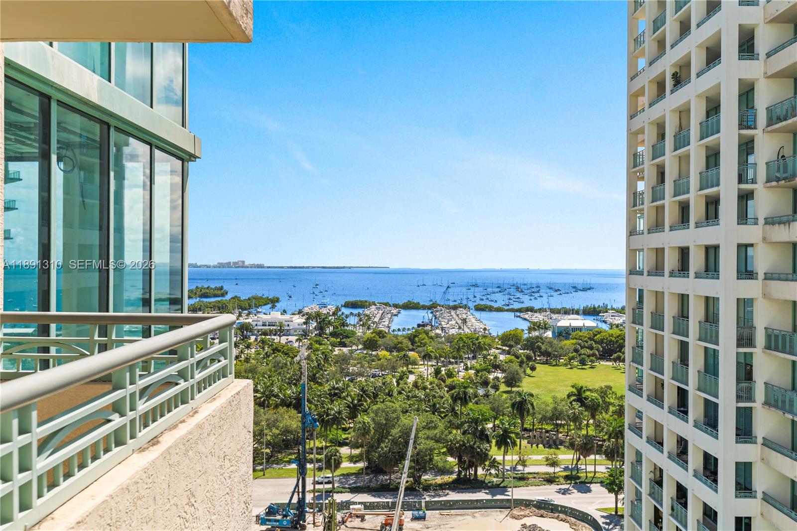 THE EXECUTIVE RESIDENCES - Residential