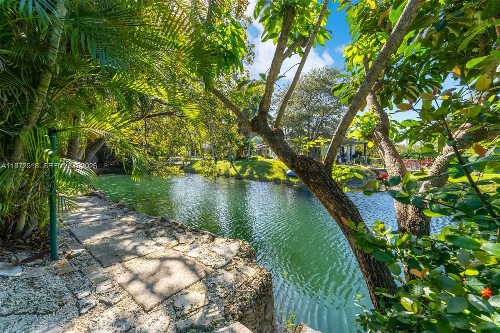 ROCK LAKE - Residential