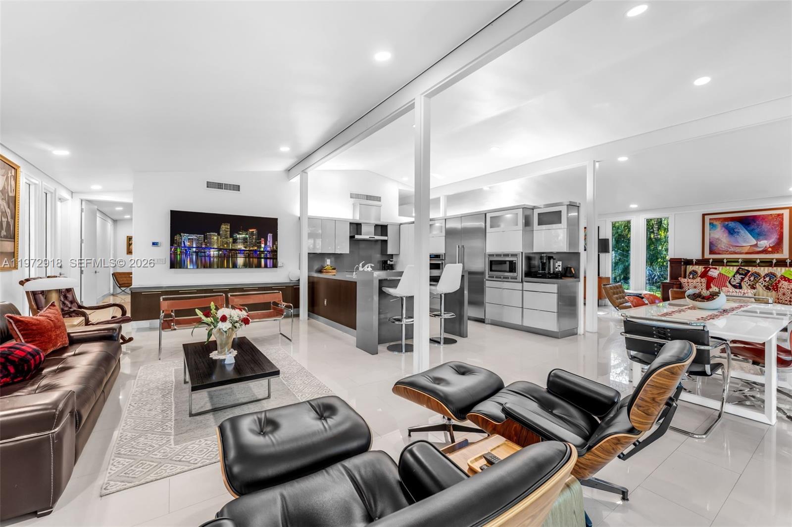 ROCK LAKE - Residential