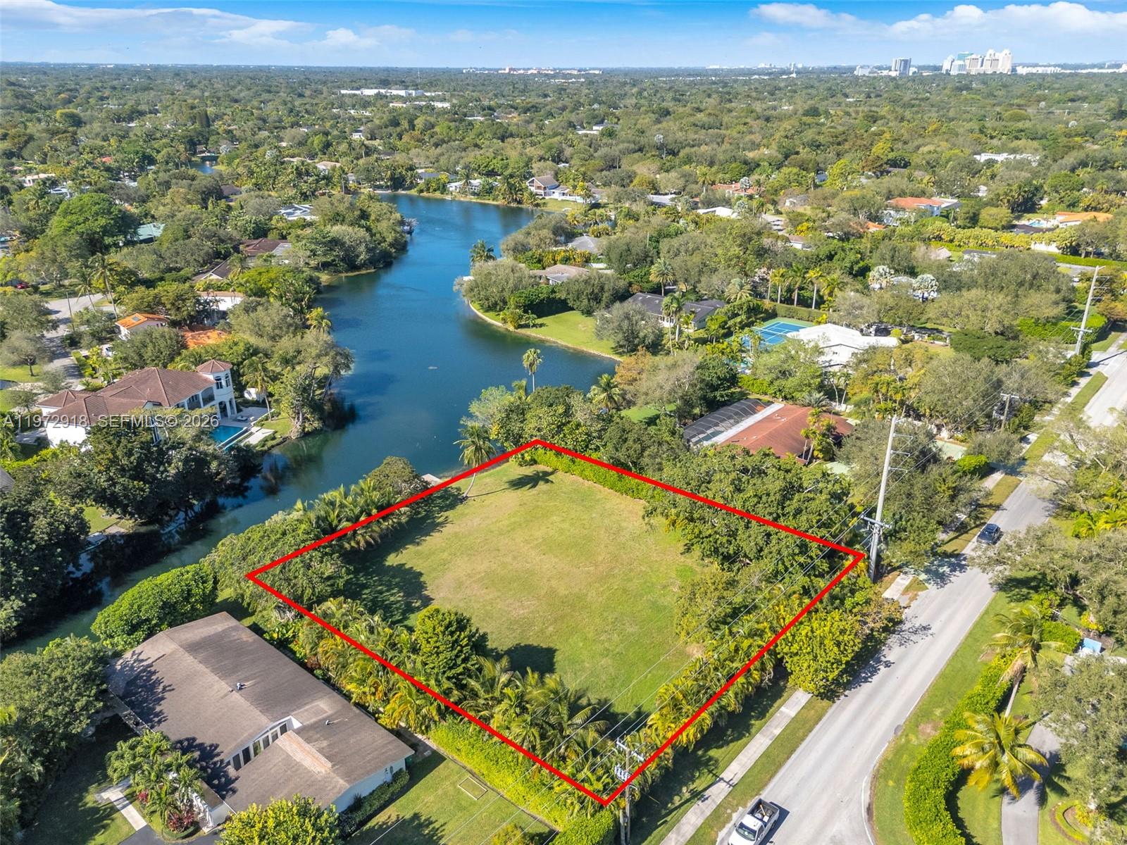 ROCK LAKE - Residential