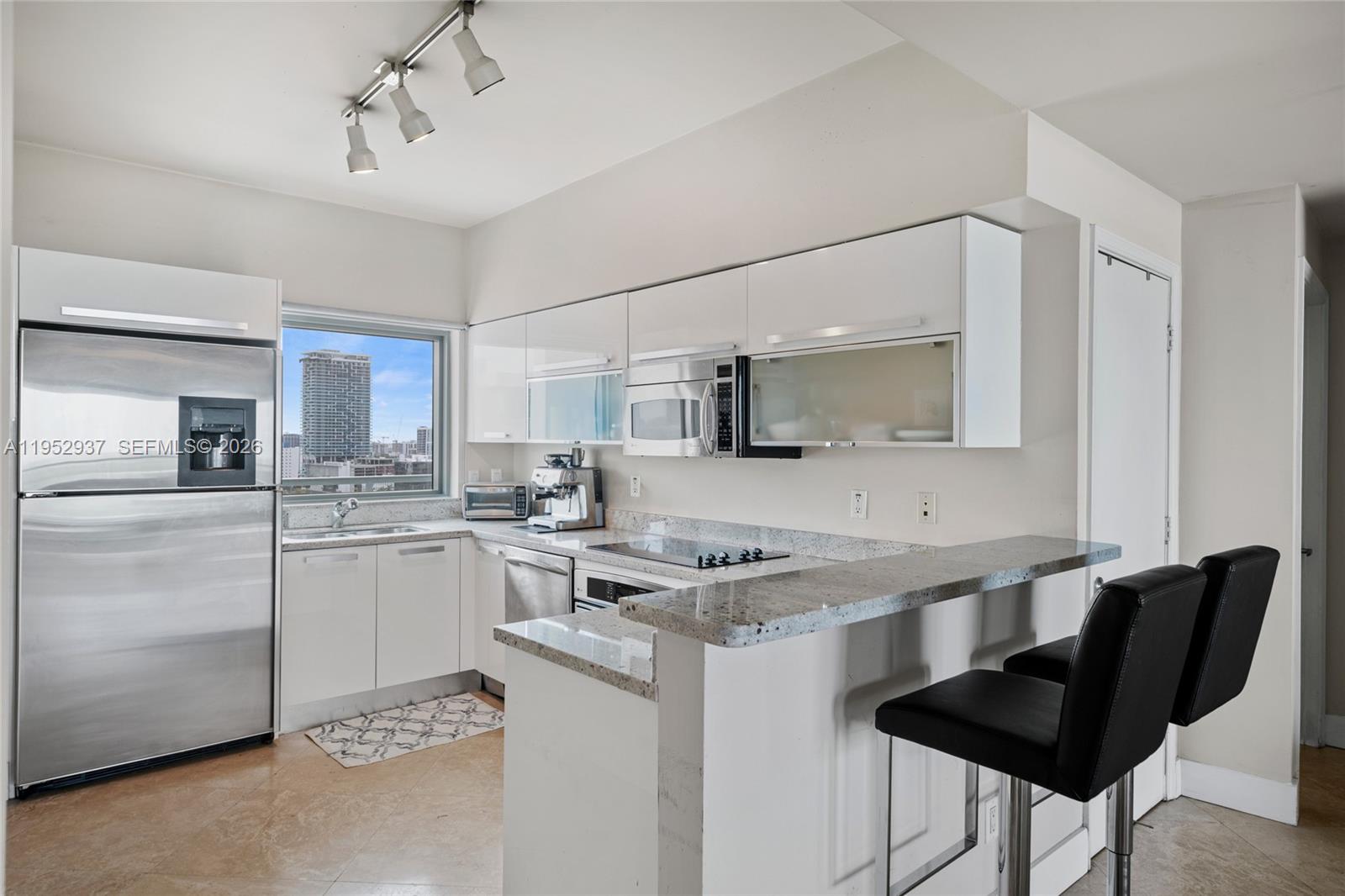 BLUE CONDO - Residential