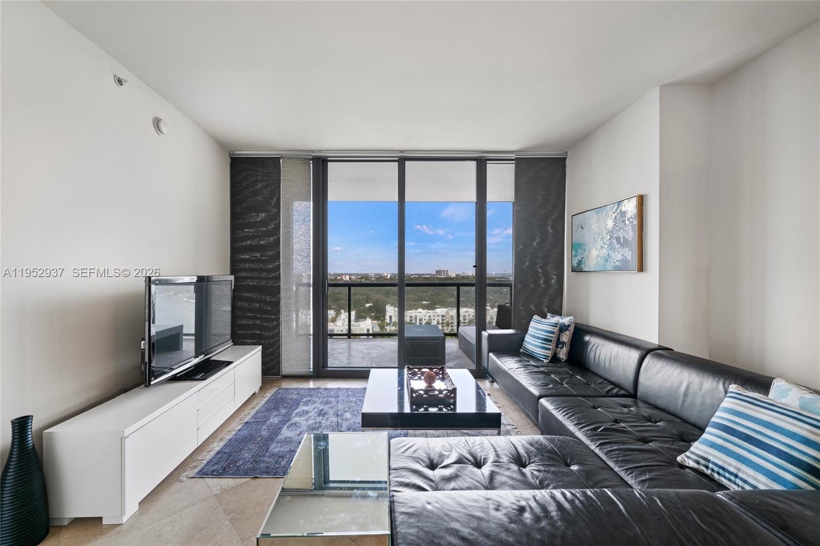 BLUE CONDO - Residential