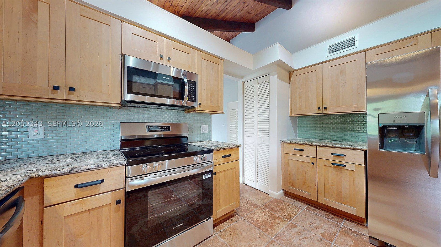 SUNSET PARK TOWN HOUSES - Residential Lease