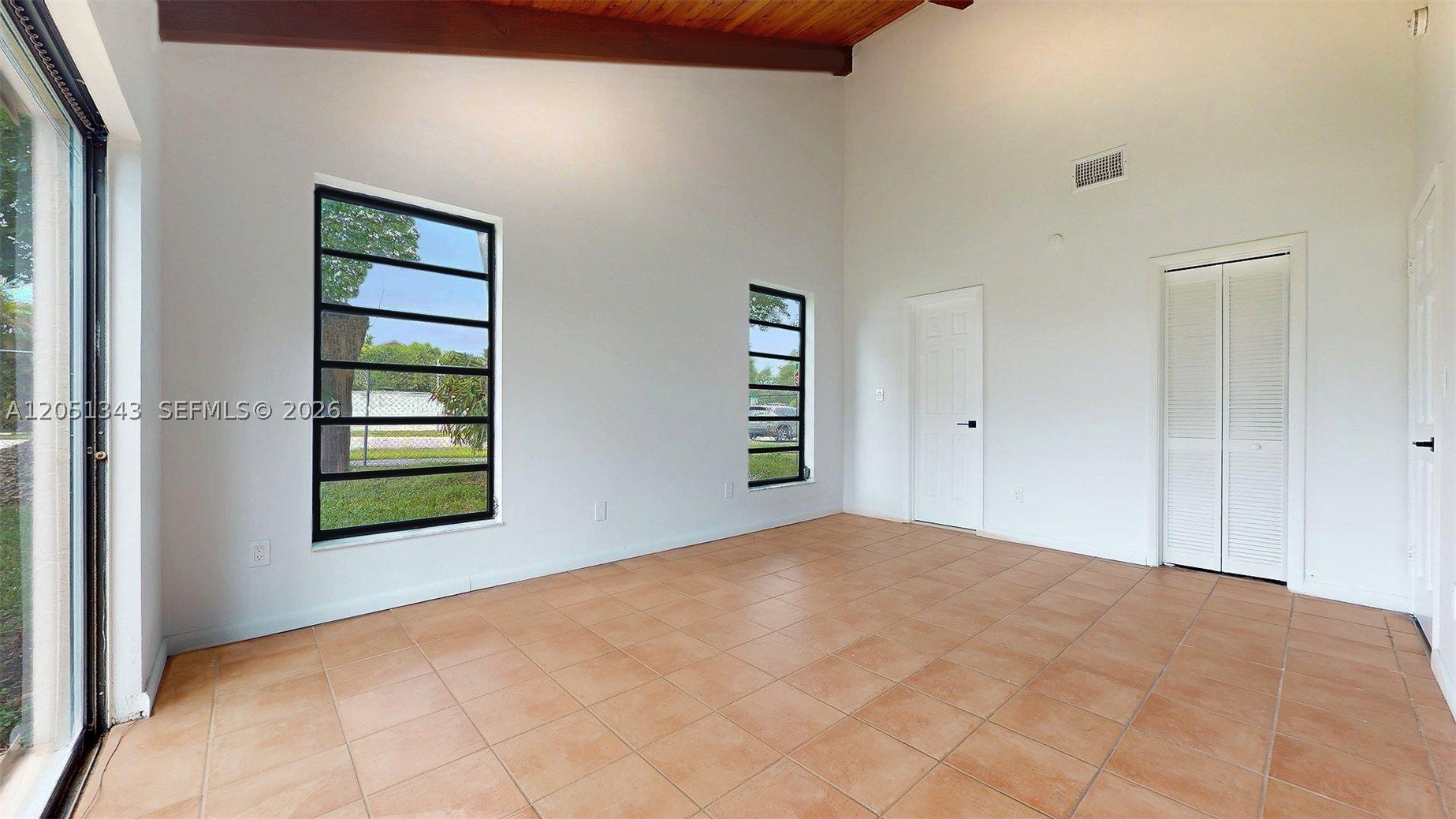 SUNSET PARK TOWN HOUSES - Residential Lease