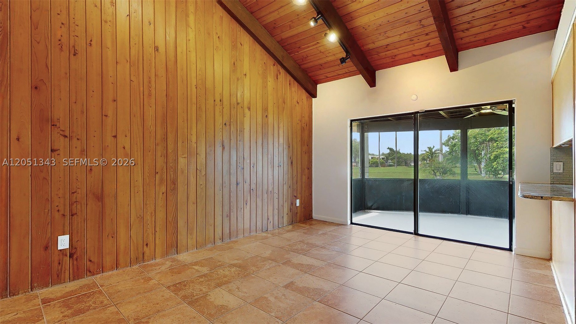 SUNSET PARK TOWN HOUSES - Residential Lease